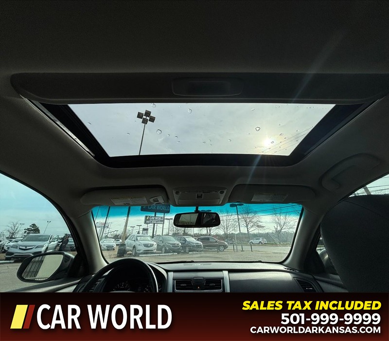 Nissan Altima Vehicle Full-screen Gallery Image 16