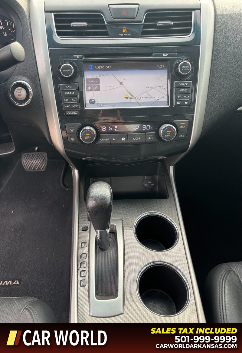 Nissan Altima Vehicle Full-screen Gallery Image 18