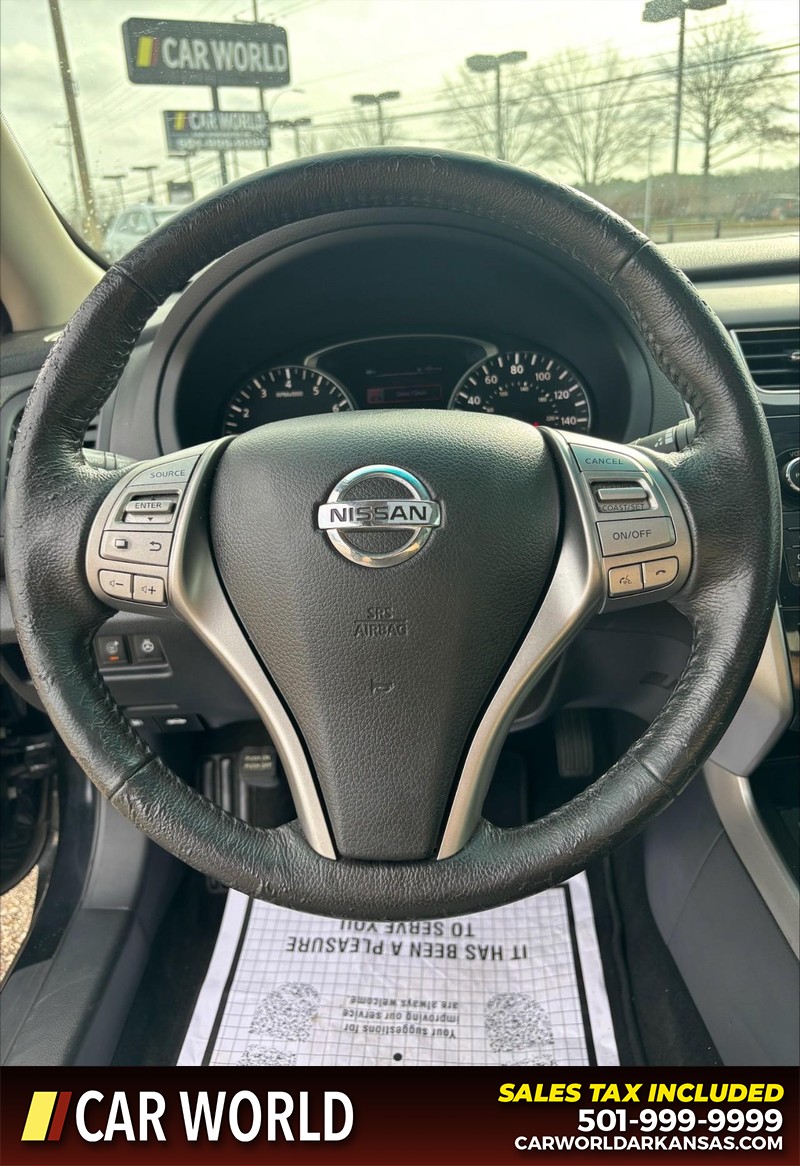 Nissan Altima Vehicle Full-screen Gallery Image 20