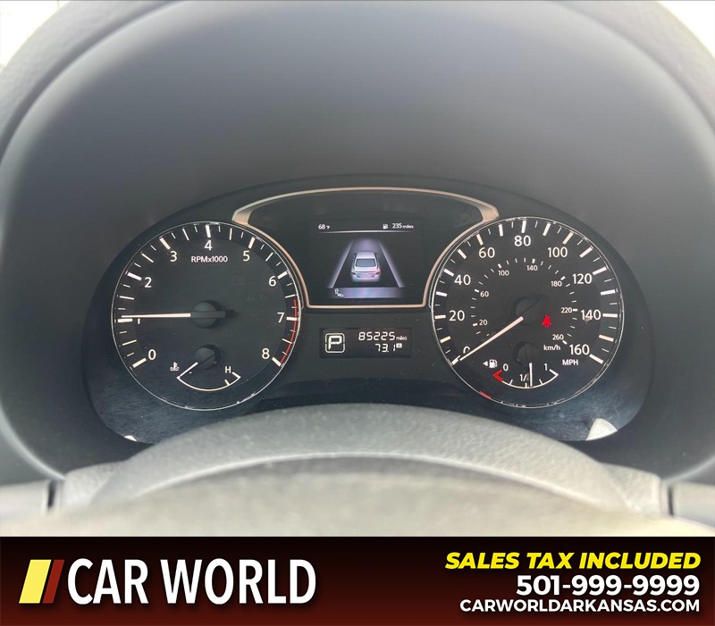 Nissan Altima Vehicle Full-screen Gallery Image 21