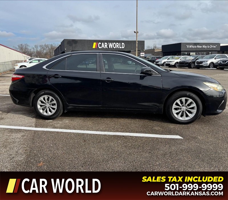 Toyota Camry Vehicle Full-screen Gallery Image 2