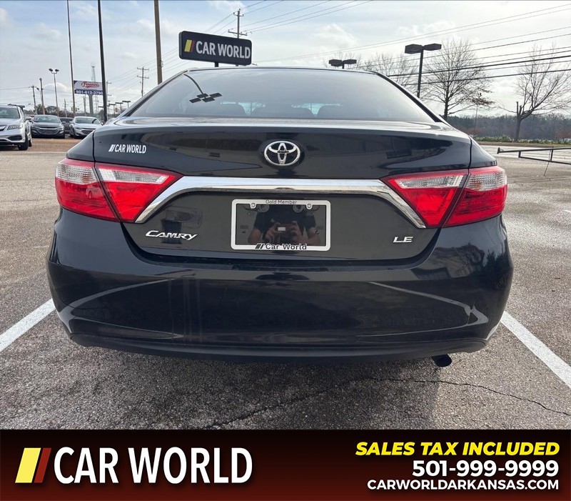 Toyota Camry Vehicle Full-screen Gallery Image 4