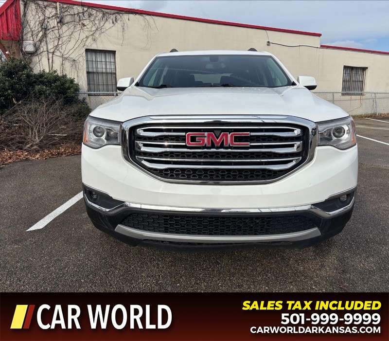 GMC Acadia Vehicle Full-screen Gallery Image 10