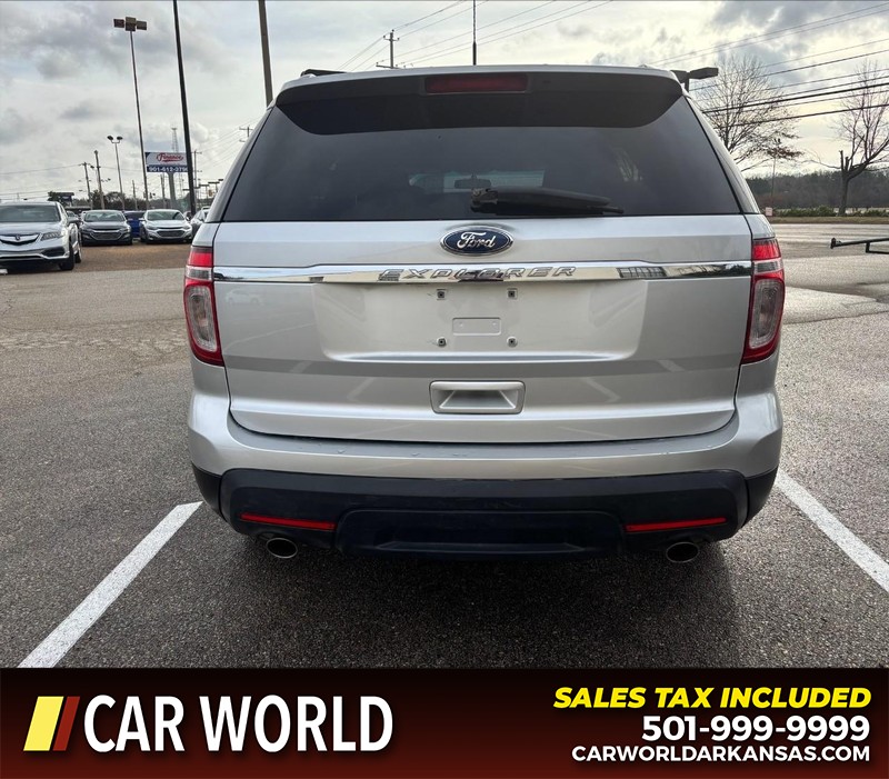 Ford Explorer Vehicle Full-screen Gallery Image 4