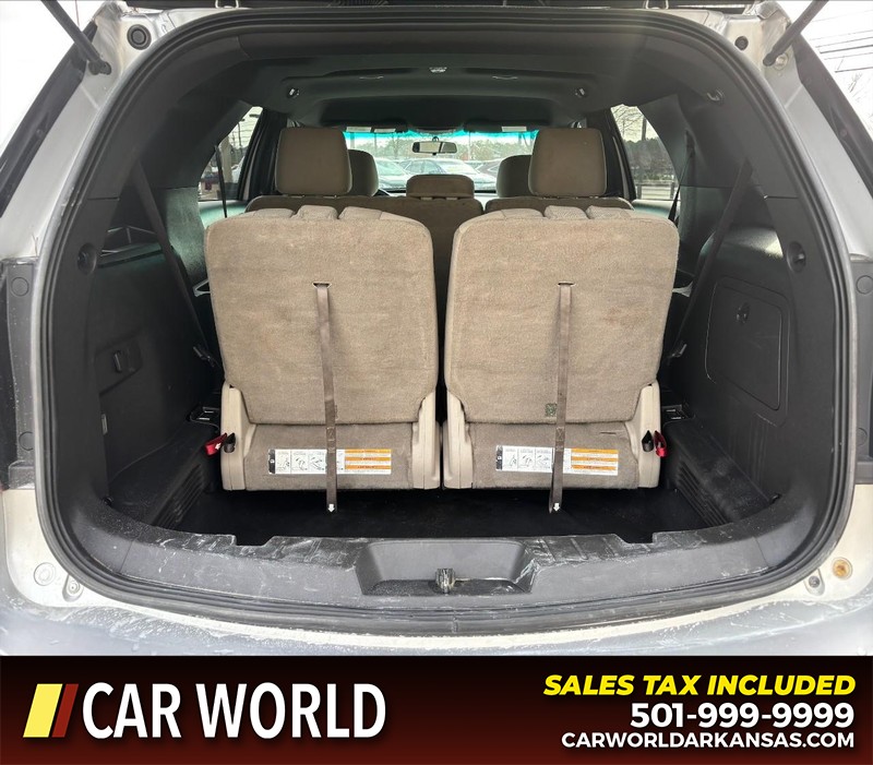 Ford Explorer Vehicle Full-screen Gallery Image 6