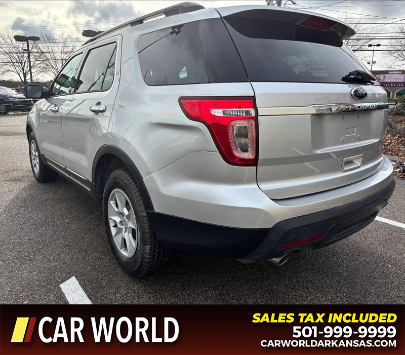 Ford Explorer Vehicle Full-screen Gallery Image 7