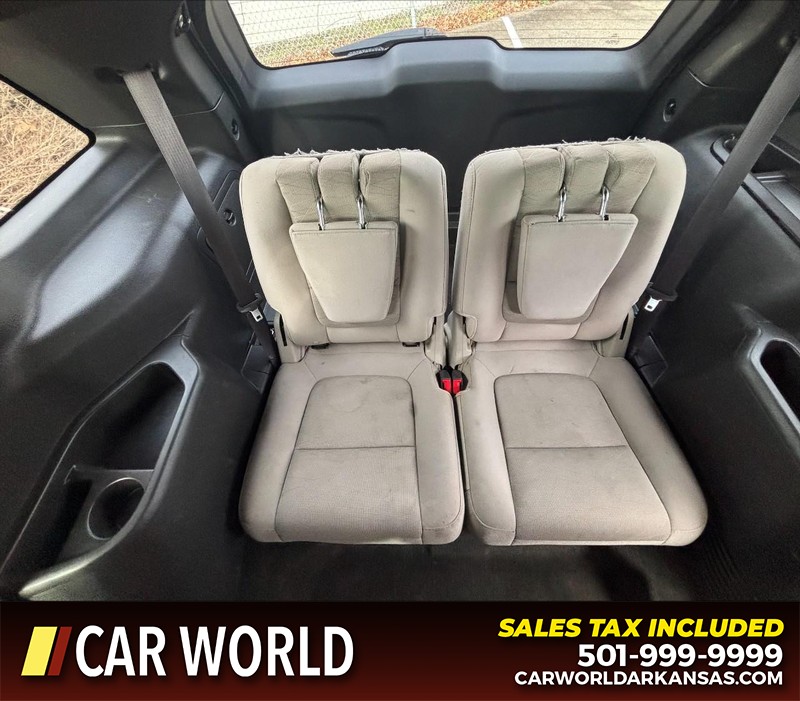Ford Explorer Vehicle Full-screen Gallery Image 16