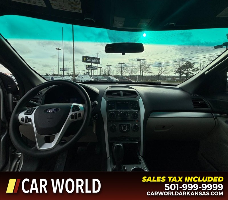 Ford Explorer Vehicle Full-screen Gallery Image 17