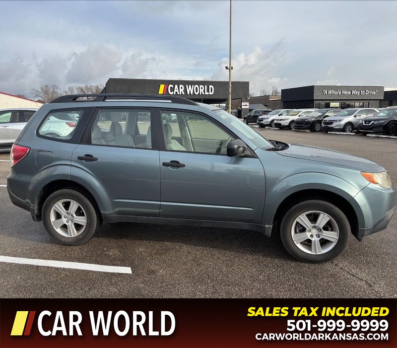 Subaru Forester Vehicle Full-screen Gallery Image 2