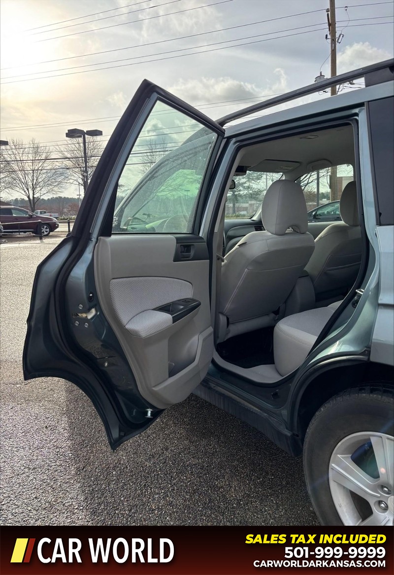 Subaru Forester Vehicle Full-screen Gallery Image 14