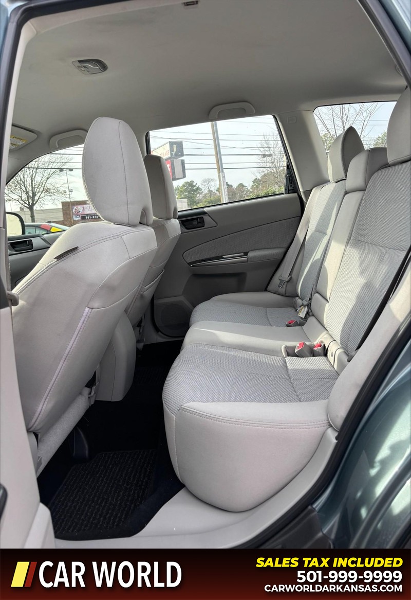 Subaru Forester Vehicle Full-screen Gallery Image 15