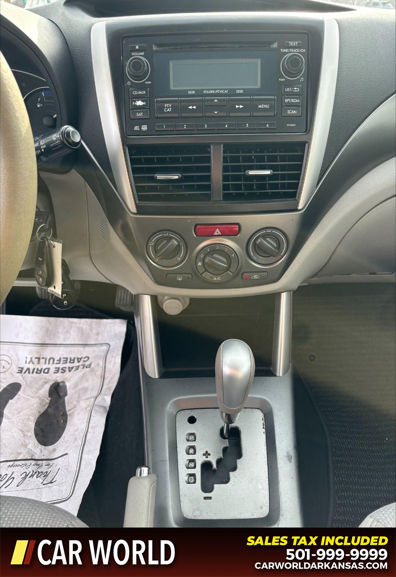 Subaru Forester Vehicle Full-screen Gallery Image 17