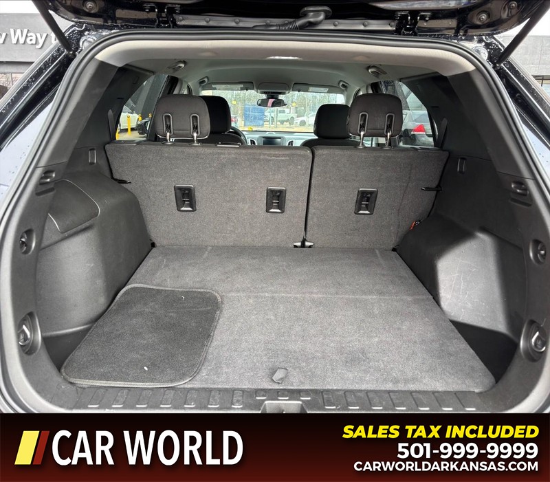 Chevrolet Equinox Vehicle Full-screen Gallery Image 6