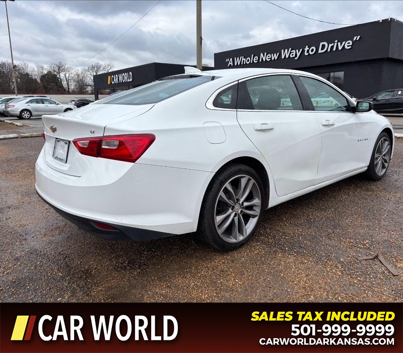 Chevrolet Malibu Vehicle Full-screen Gallery Image 3