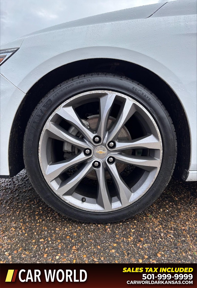 Chevrolet Malibu Vehicle Full-screen Gallery Image 11