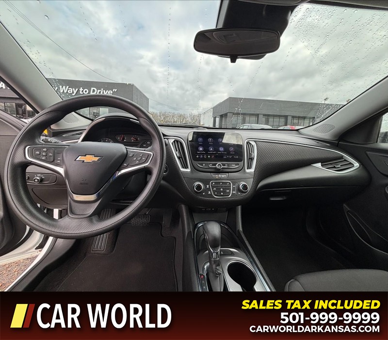 Chevrolet Malibu Vehicle Full-screen Gallery Image 16