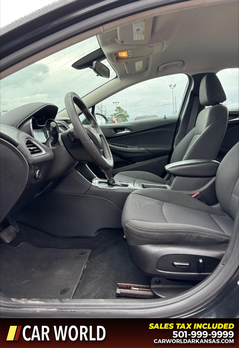 Chevrolet Cruze Vehicle Full-screen Gallery Image 13