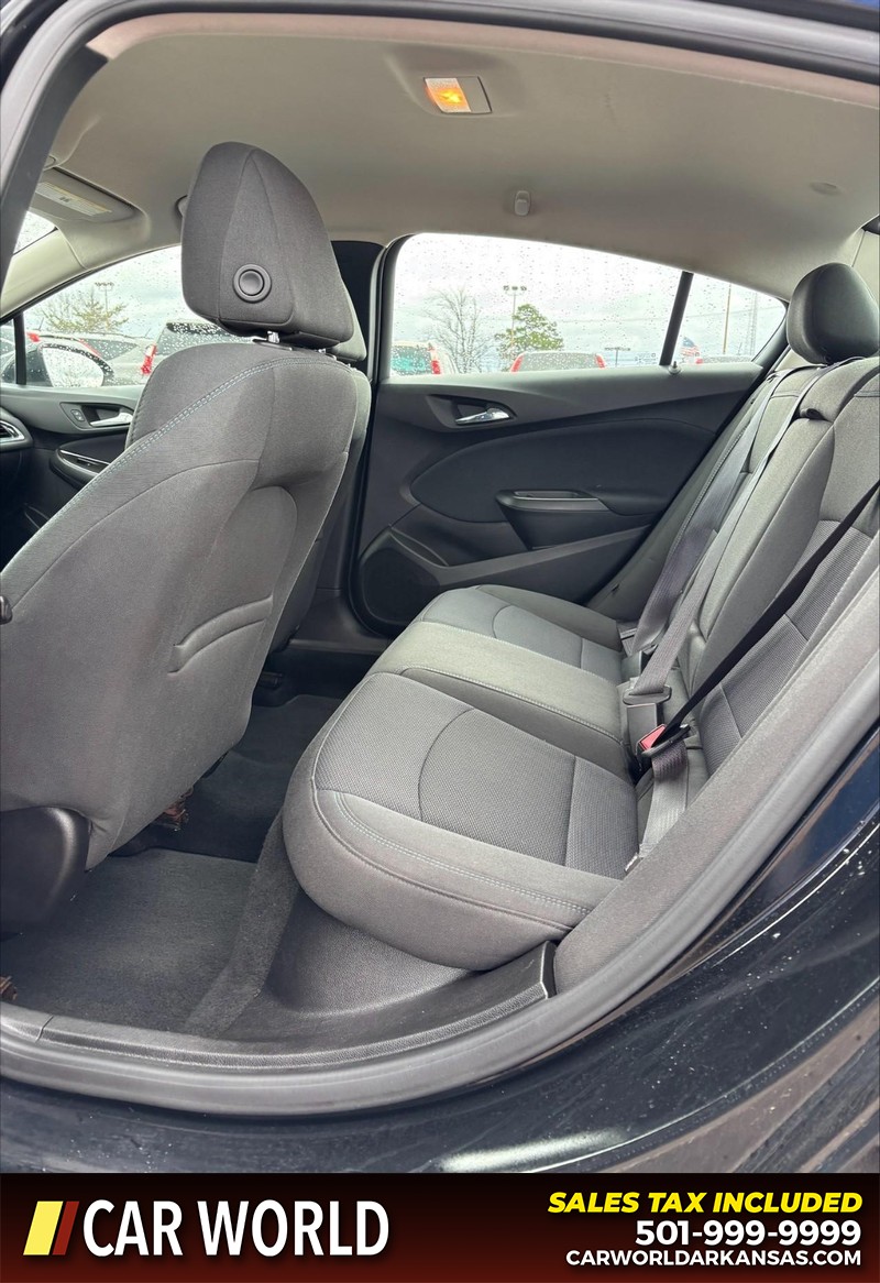 Chevrolet Cruze Vehicle Full-screen Gallery Image 15