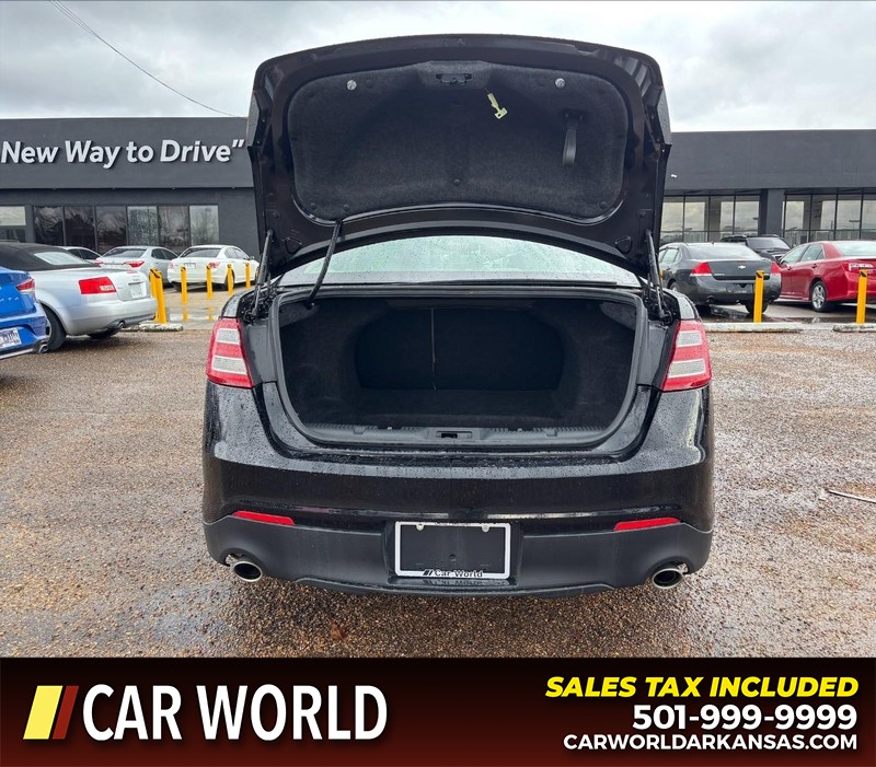 Ford Taurus Vehicle Full-screen Gallery Image 5