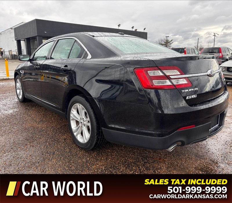 Ford Taurus Vehicle Full-screen Gallery Image 7