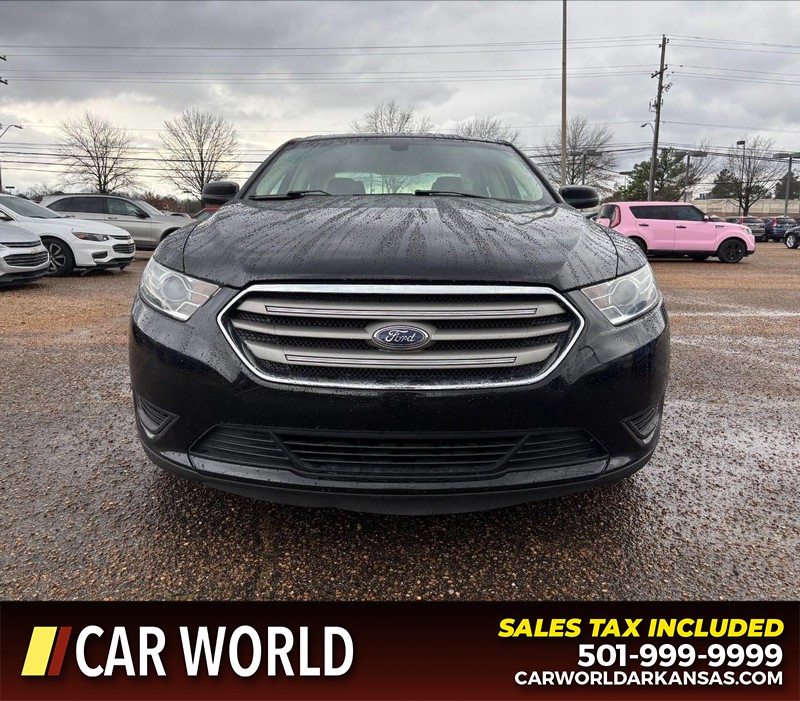 Ford Taurus Vehicle Full-screen Gallery Image 10