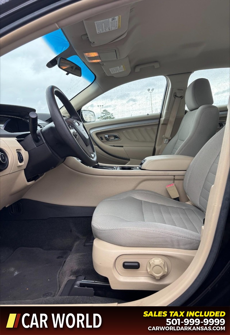 Ford Taurus Vehicle Full-screen Gallery Image 13