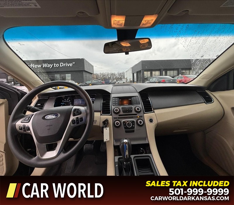 Ford Taurus Vehicle Full-screen Gallery Image 16