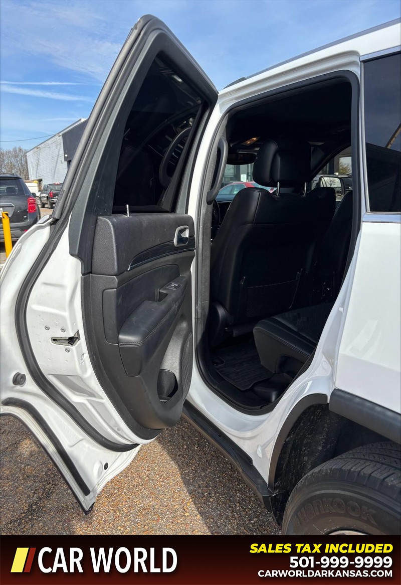 Jeep Grand Cherokee Vehicle Full-screen Gallery Image 15