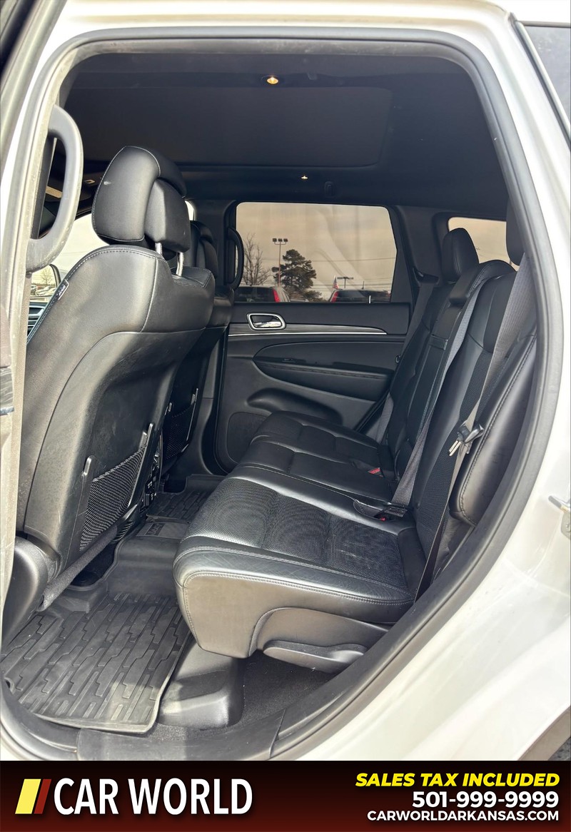 Jeep Grand Cherokee Vehicle Full-screen Gallery Image 16