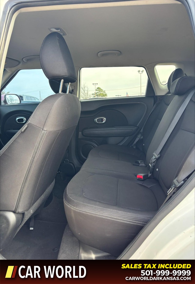 Kia Soul Vehicle Full-screen Gallery Image 15