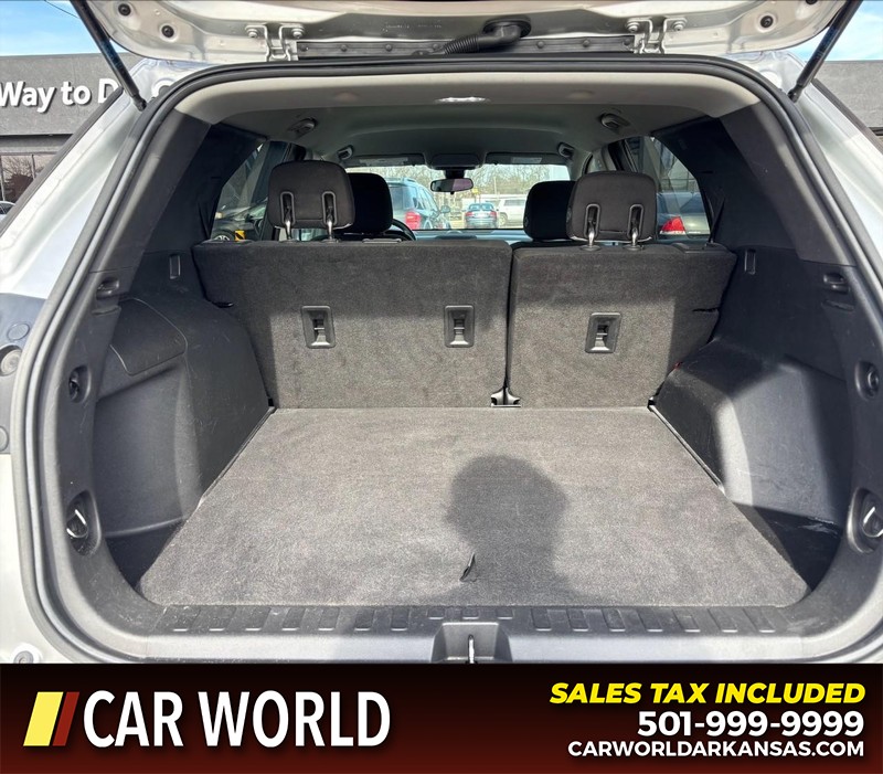 Chevrolet Equinox Vehicle Full-screen Gallery Image 6