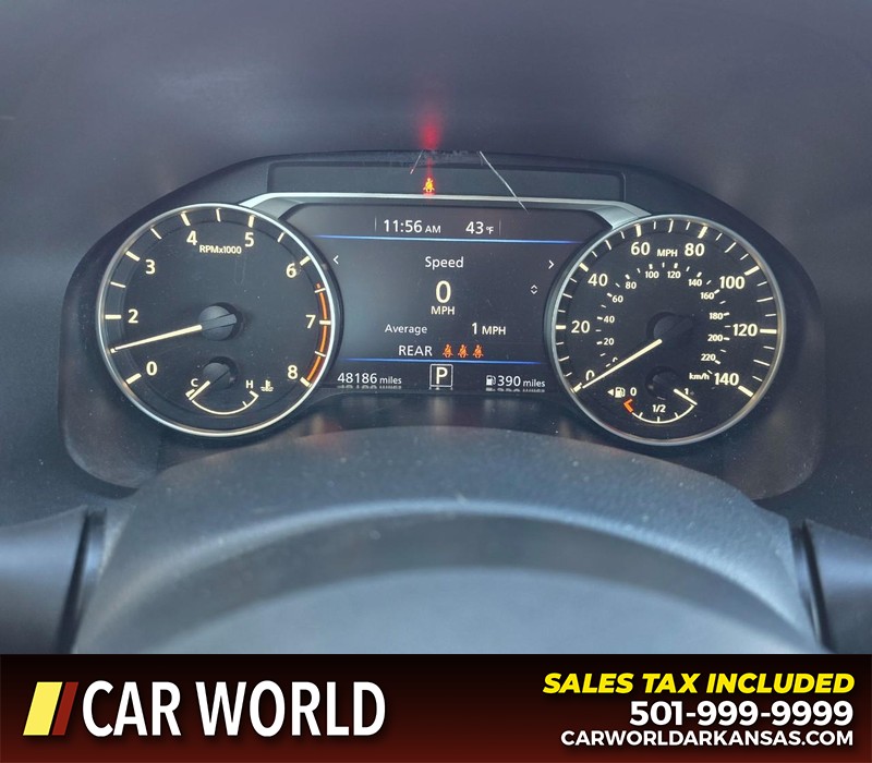 Nissan Altima Vehicle Full-screen Gallery Image 17