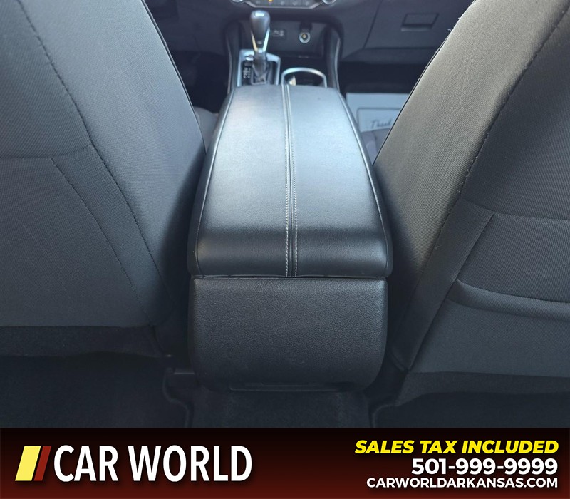 Nissan Altima Vehicle Full-screen Gallery Image 19