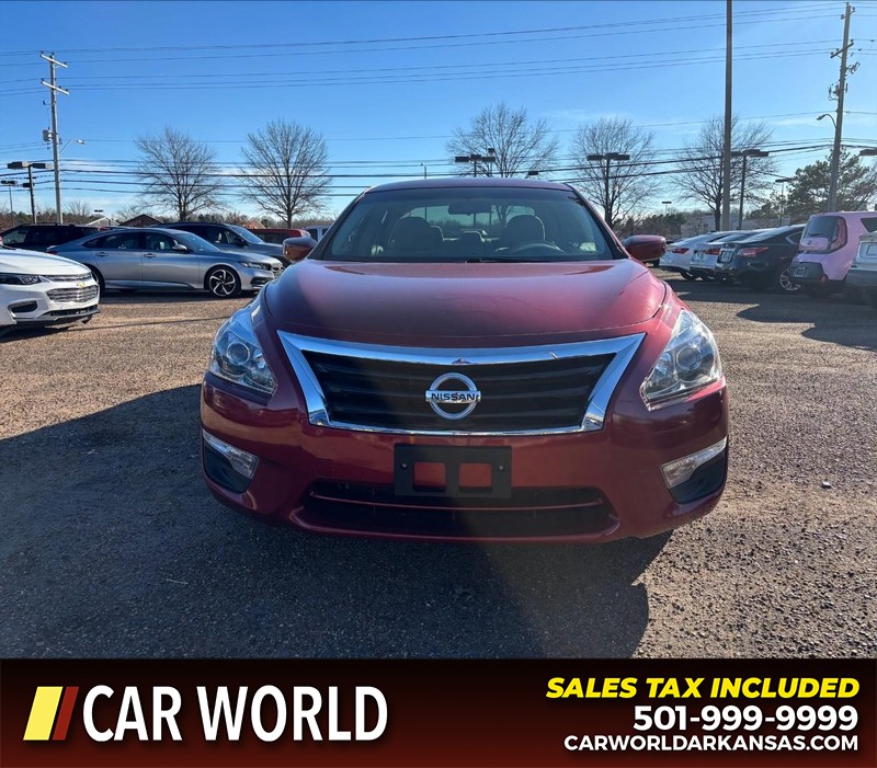 Nissan Altima Vehicle Full-screen Gallery Image 10