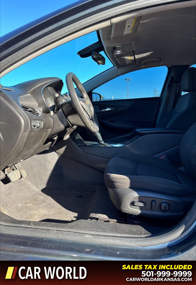 Chevrolet Malibu Vehicle Full-screen Gallery Image 13