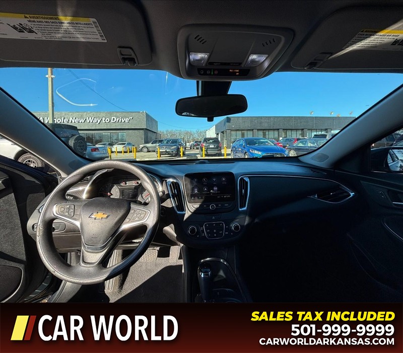 Chevrolet Malibu Vehicle Full-screen Gallery Image 16