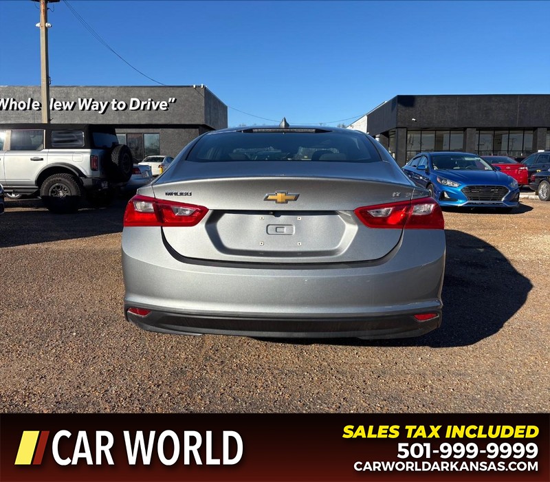 Chevrolet Malibu Vehicle Full-screen Gallery Image 4