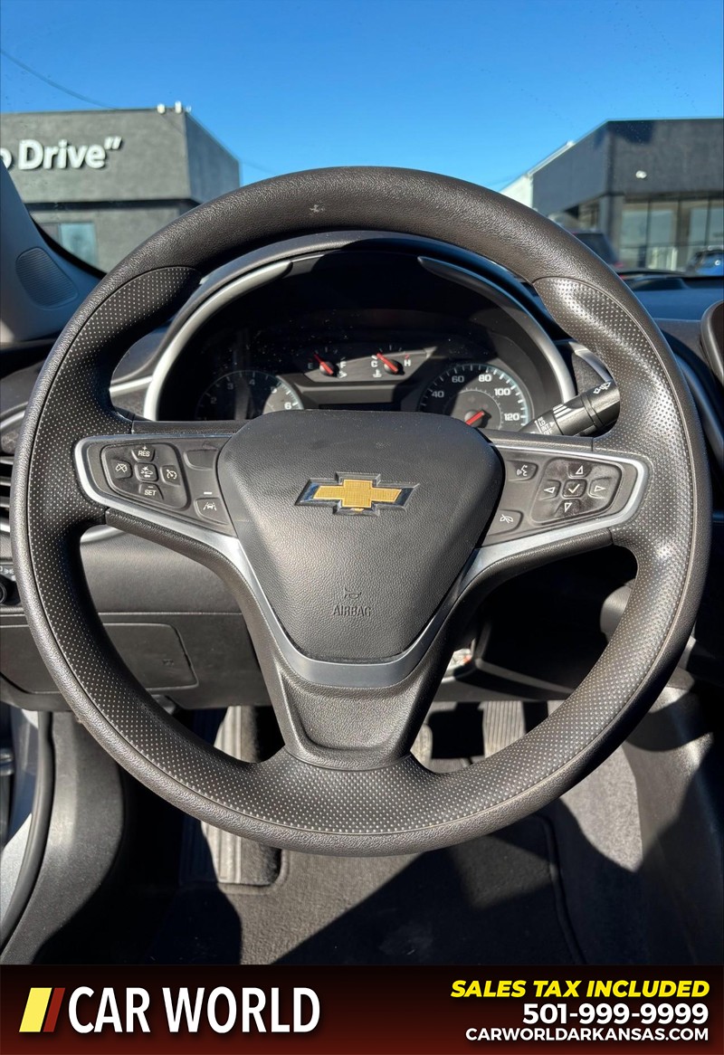 Chevrolet Malibu Vehicle Full-screen Gallery Image 19