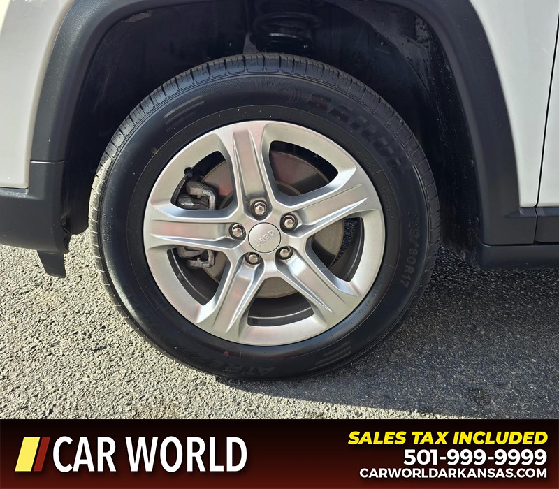 Jeep Compass Vehicle Full-screen Gallery Image 6