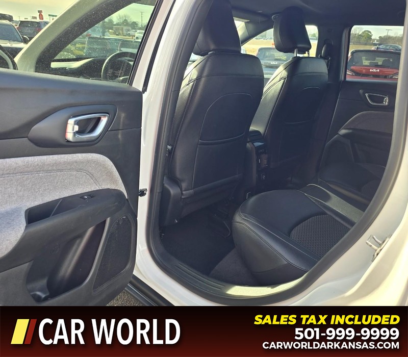 Jeep Compass Vehicle Full-screen Gallery Image 9