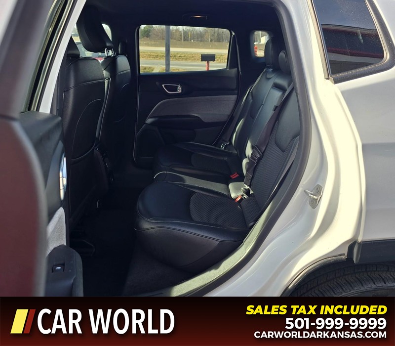 Jeep Compass Vehicle Full-screen Gallery Image 10