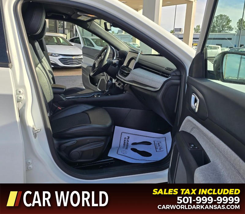 Jeep Compass Vehicle Full-screen Gallery Image 11