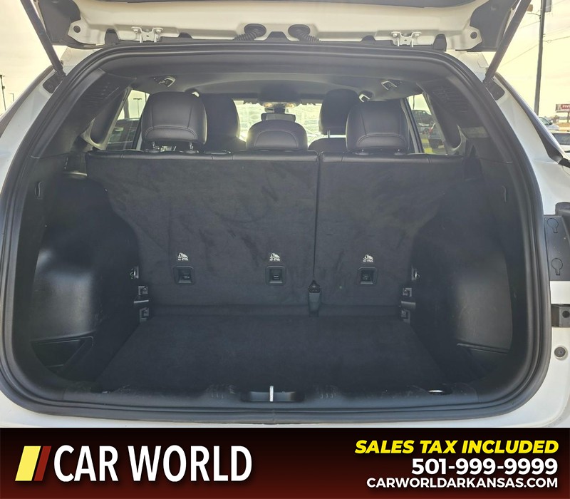 Jeep Compass Vehicle Full-screen Gallery Image 13