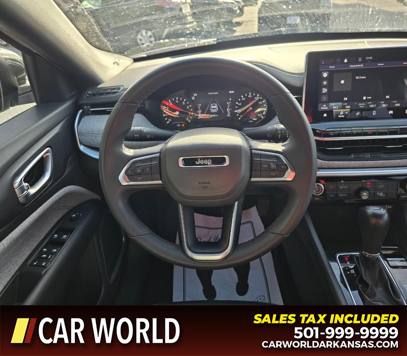 Jeep Compass Vehicle Full-screen Gallery Image 15