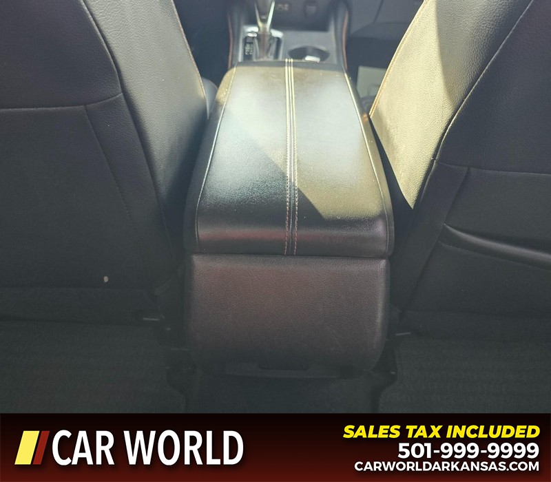 Nissan Altima Vehicle Full-screen Gallery Image 19