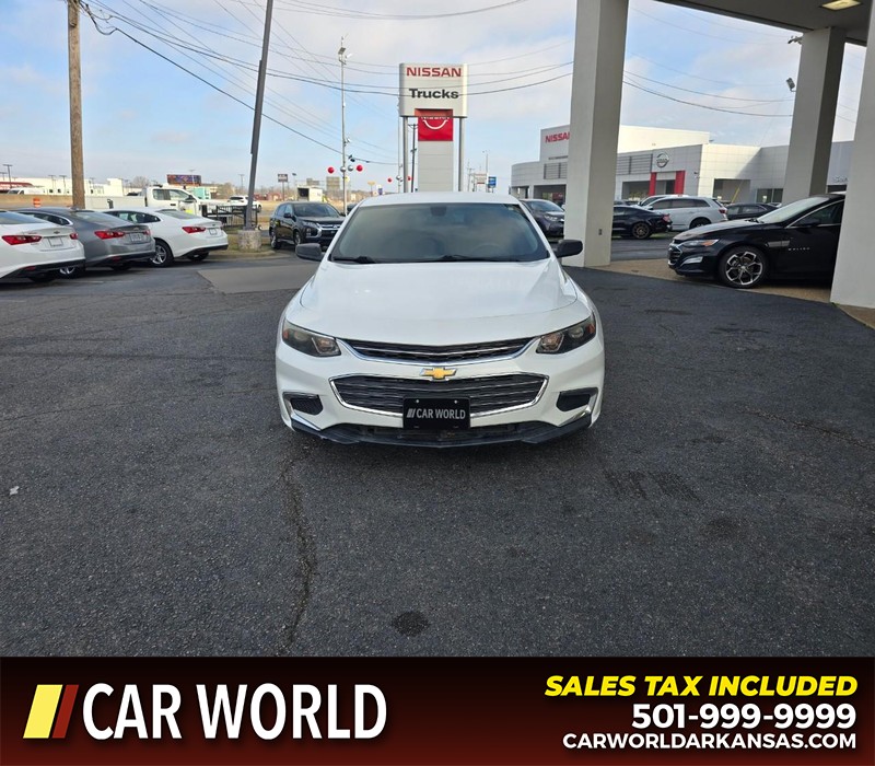 Chevrolet Malibu Vehicle Full-screen Gallery Image 2