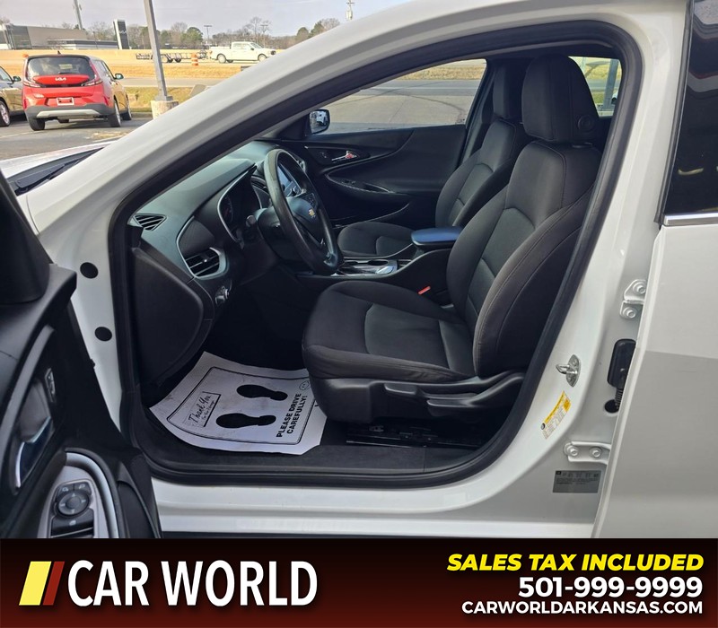 Chevrolet Malibu Vehicle Full-screen Gallery Image 8