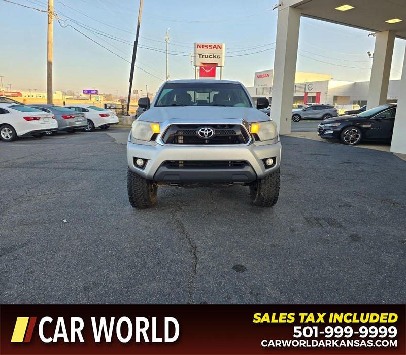 Toyota Tacoma Vehicle Full-screen Gallery Image 2