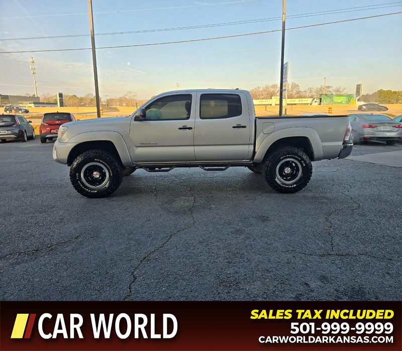 Toyota Tacoma Vehicle Full-screen Gallery Image 4