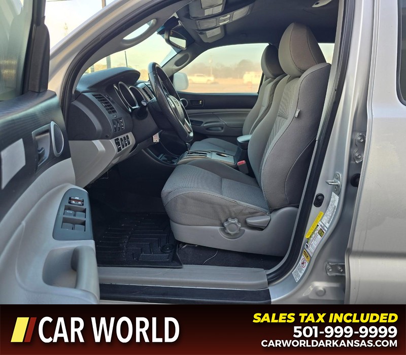 Toyota Tacoma Vehicle Full-screen Gallery Image 8